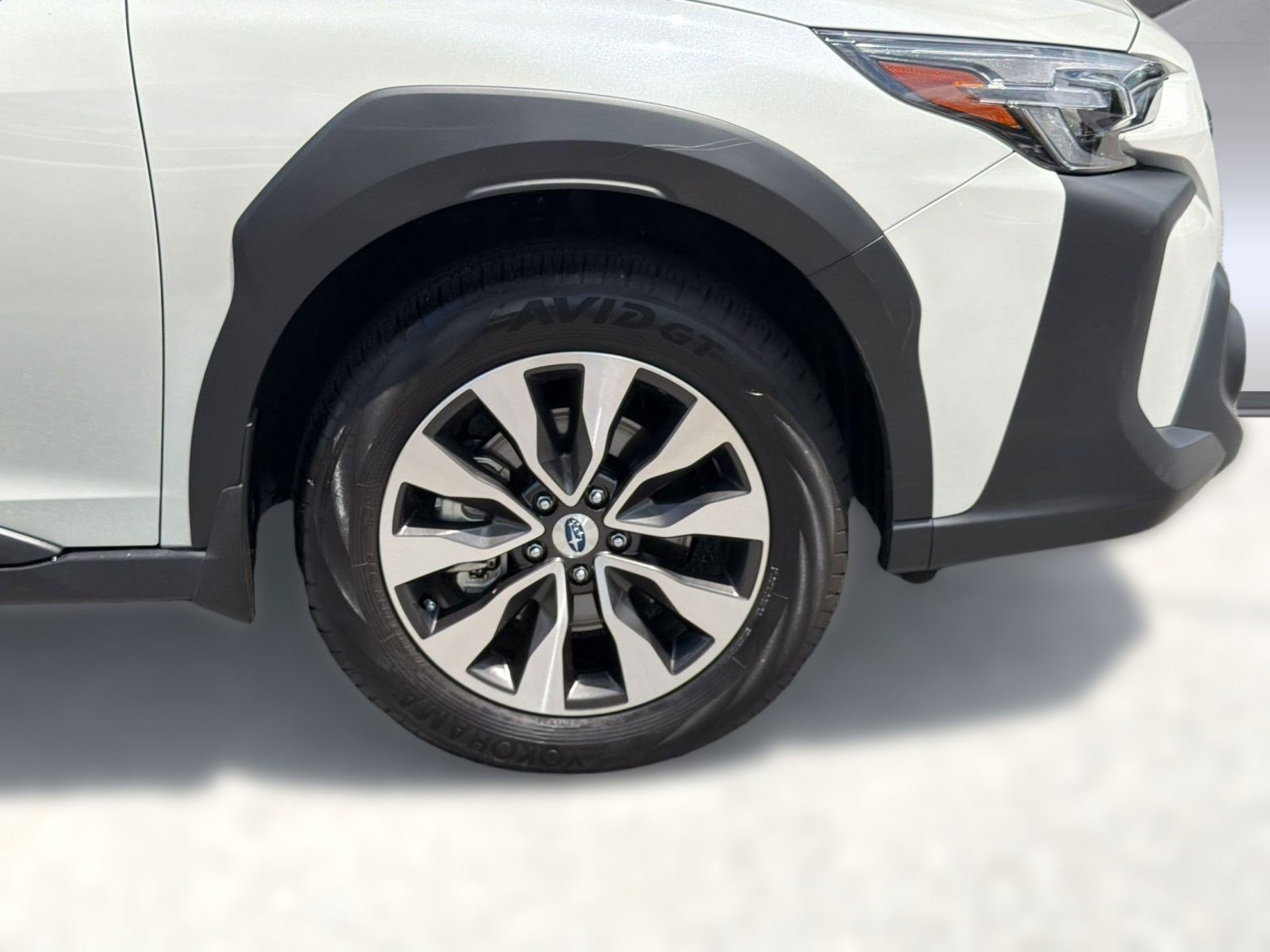 Used 2025 Subaru Outback Touring w/ Popular Package #2 AWD/4WD image 11
