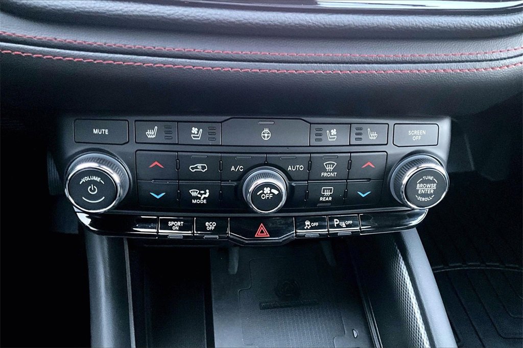 Used 2024 Dodge Durango R/T image 32