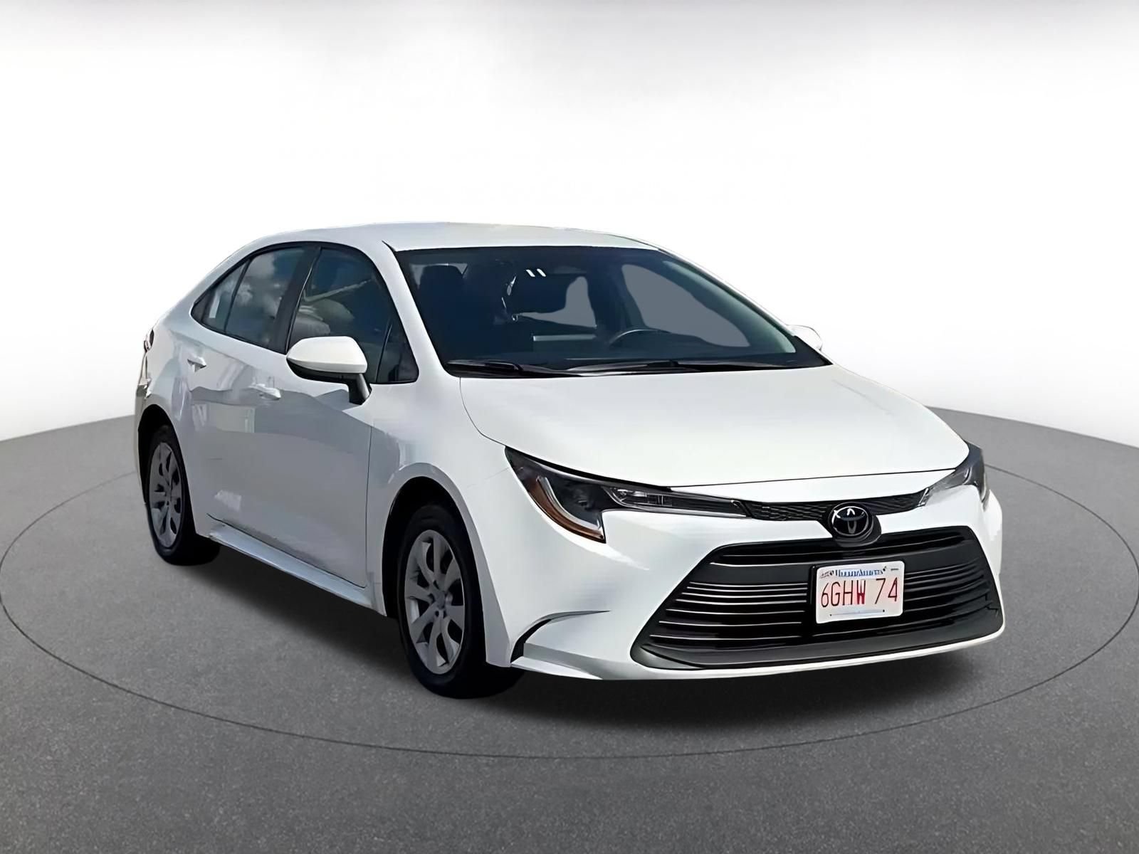 Used 2025 Toyota Corolla LE FWD image 3