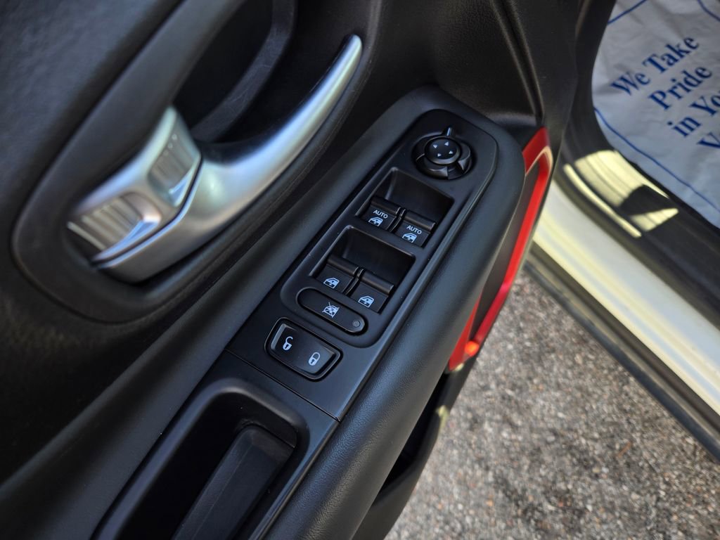 Used 2022 Jeep Renegade Trailhawk image 12