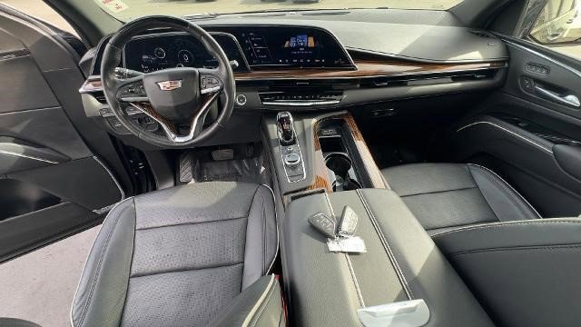 Certified 2023 Cadillac Escalade Premium Luxury w/ LPO, Radiant Package image 11