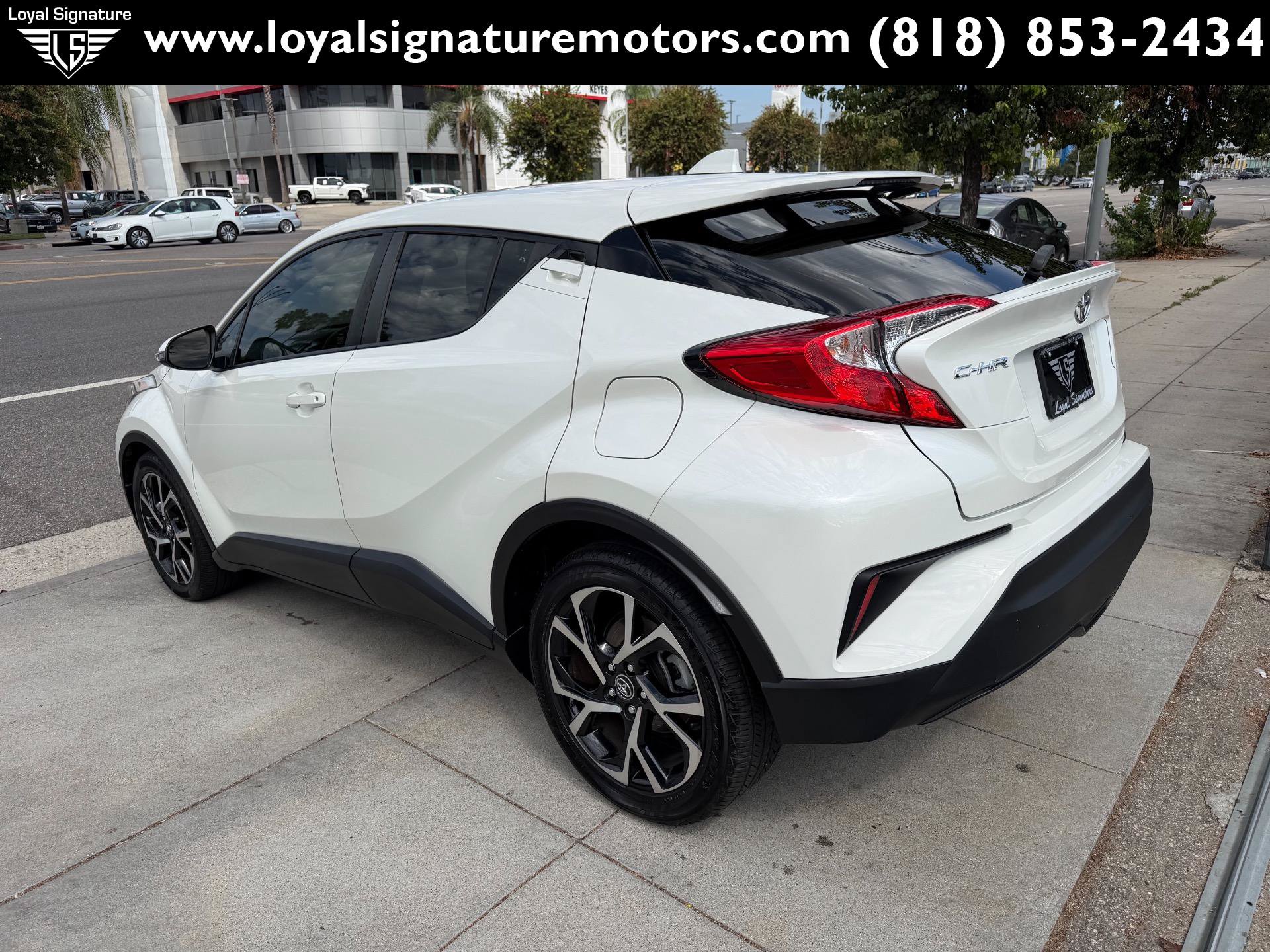 Used 2019 Toyota C-HR XLE FWD image 5