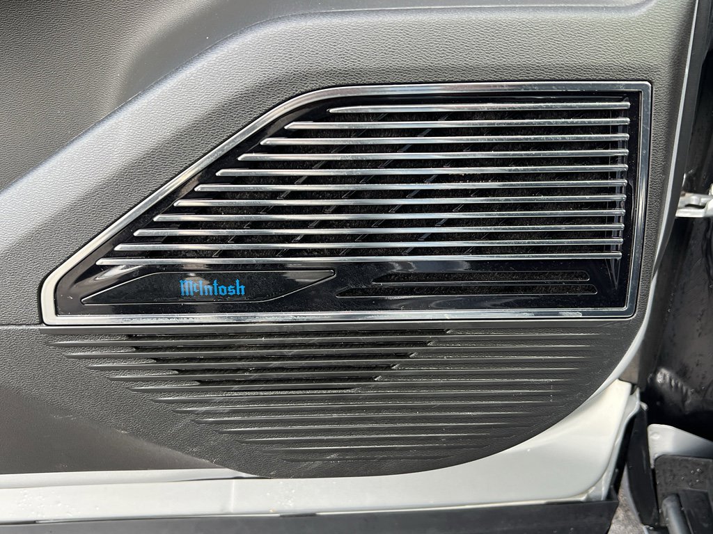 Used 2024 Jeep Wagoneer Launch Edition image 13