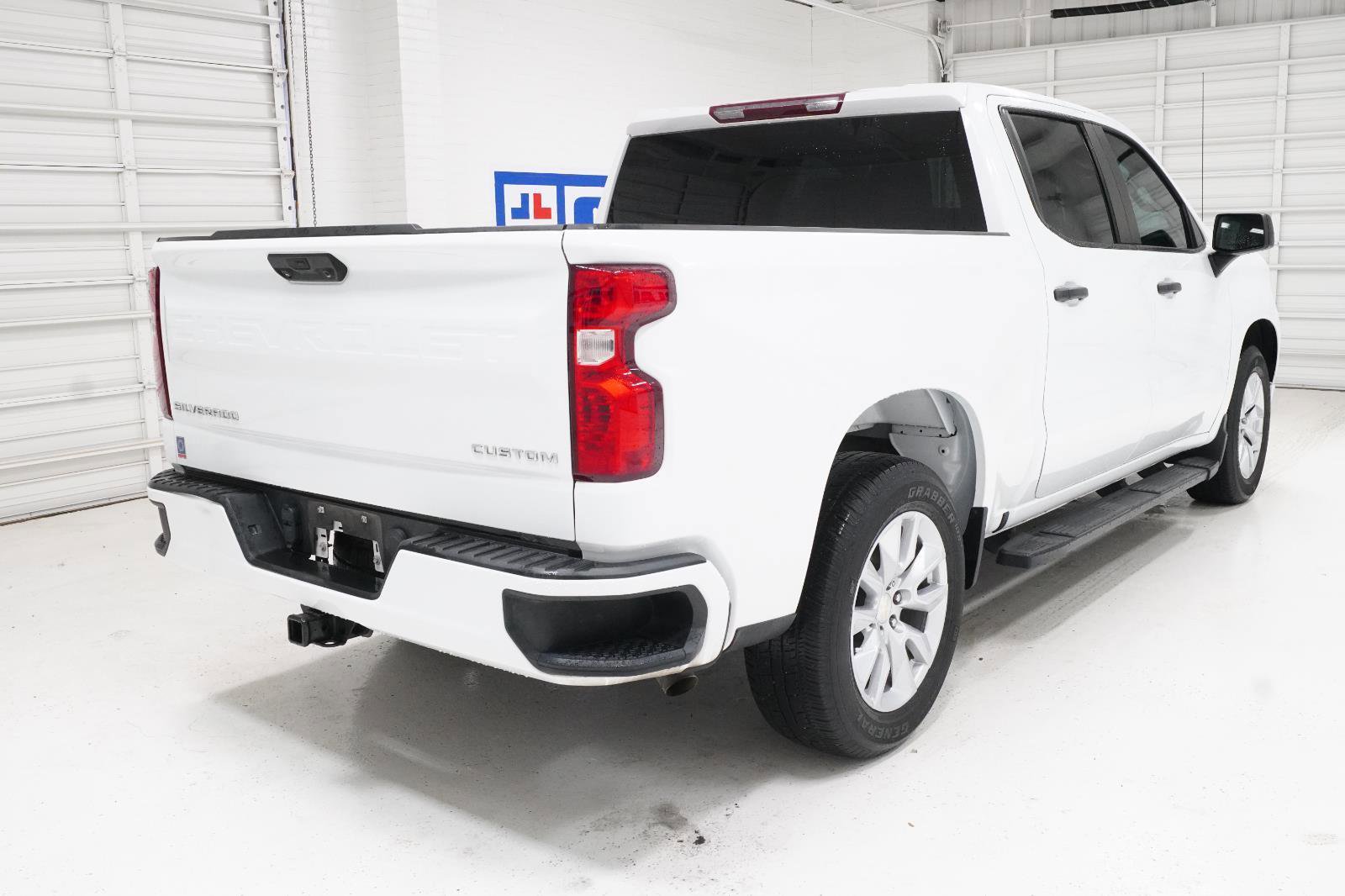 Used 2022 Chevrolet Silverado 1500 Custom image 26