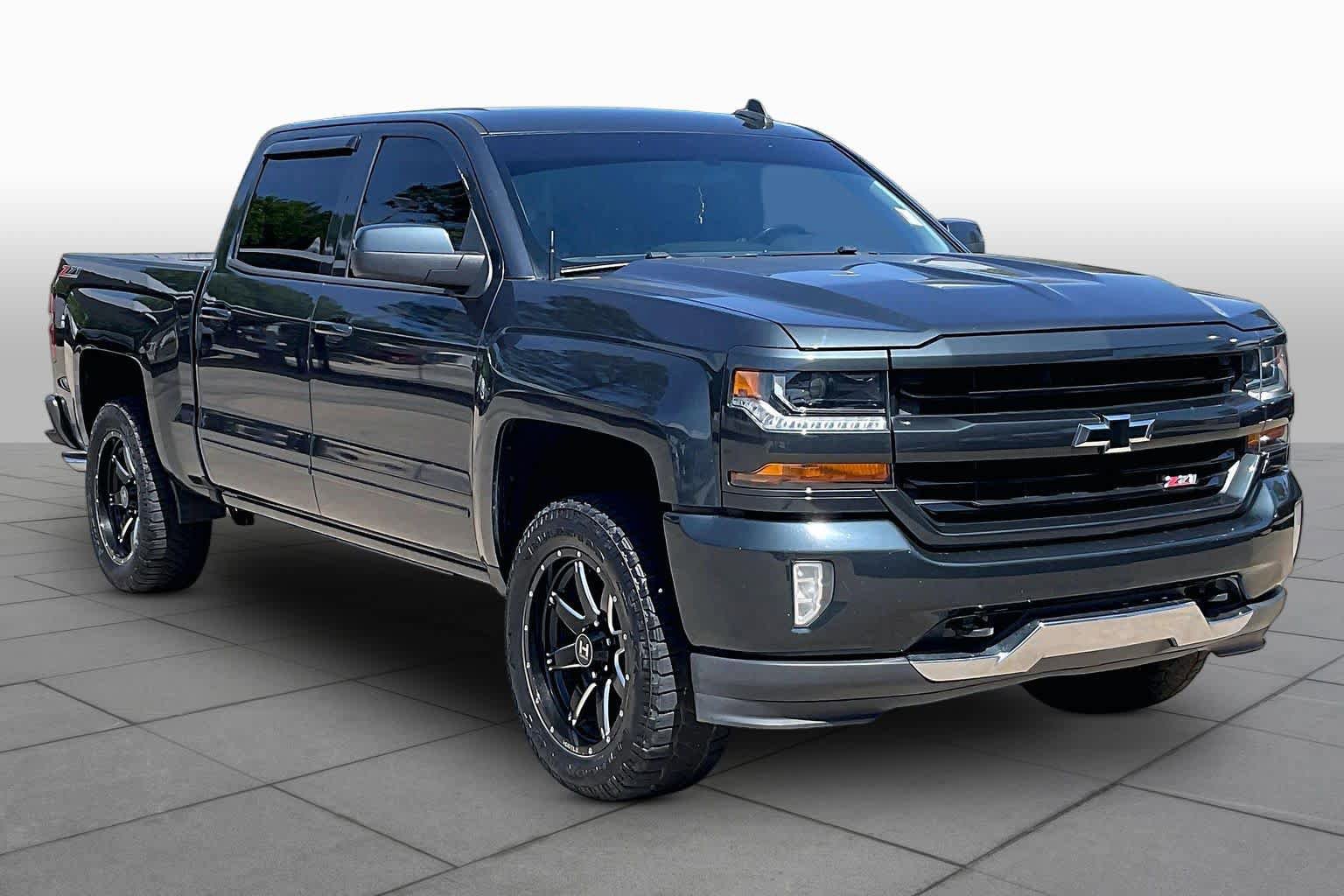 Used 2017 Chevrolet Silverado 1500 LT w/ All Star Edition AWD/4WD image 3