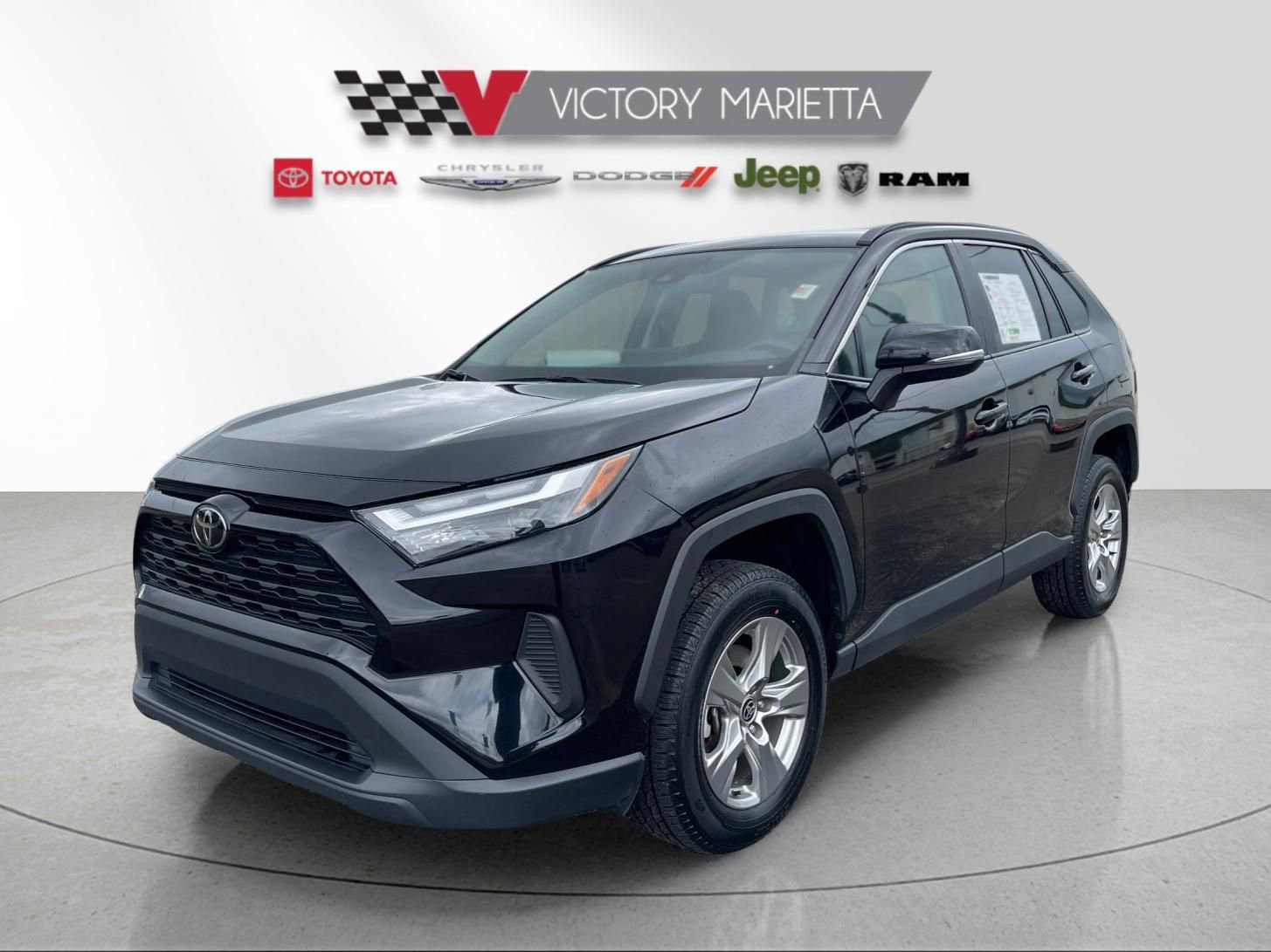 Used 2024 Toyota RAV4 XLE FWD image 1