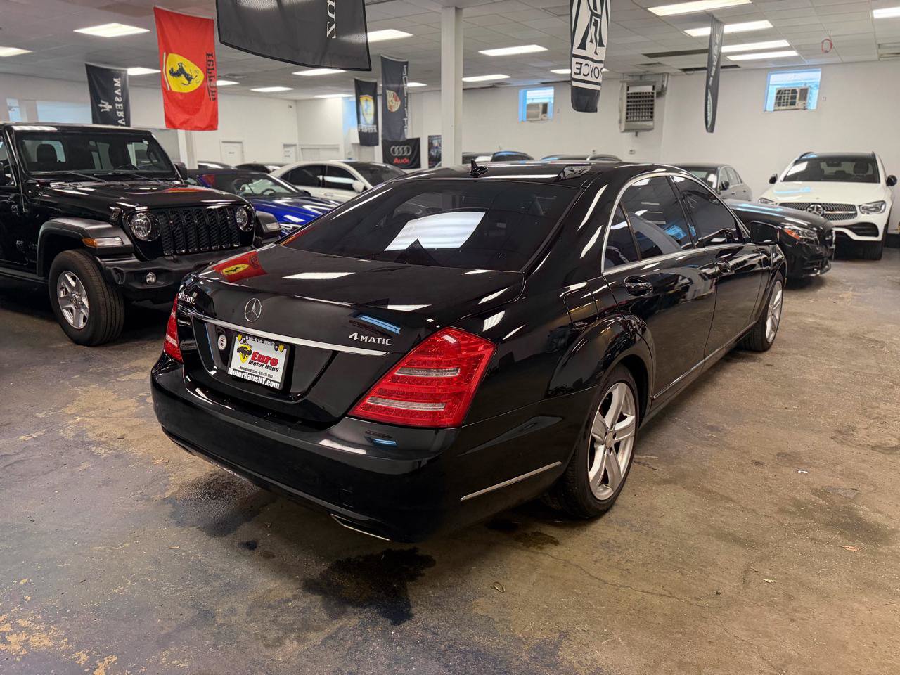 Used 2010 Mercedes-Benz S 550 4MATIC image 6
