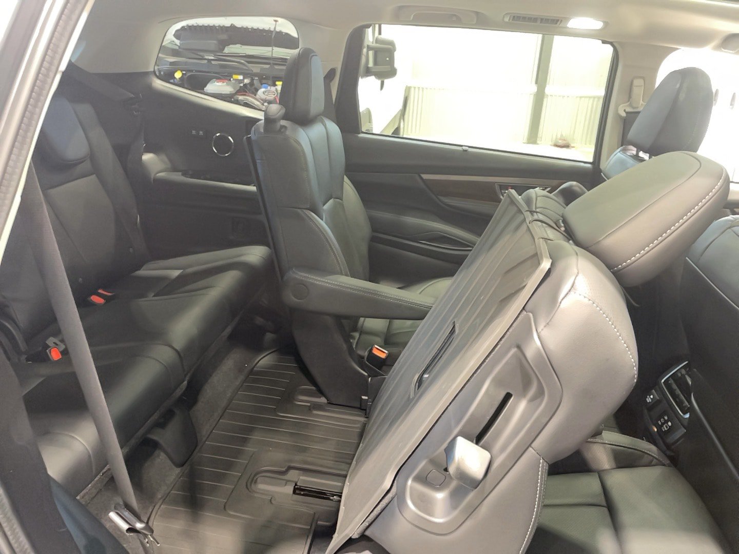 Used 2025 Subaru Ascent Touring AWD/4WD image 14