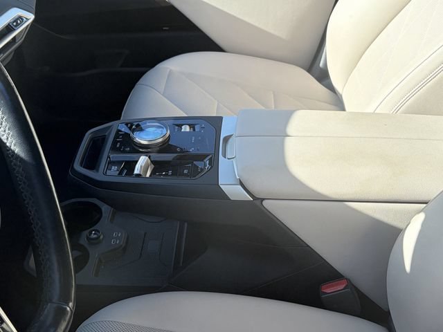Used 2024 BMW iX xDrive50 w/ Sport Package AWD/4WD image 5