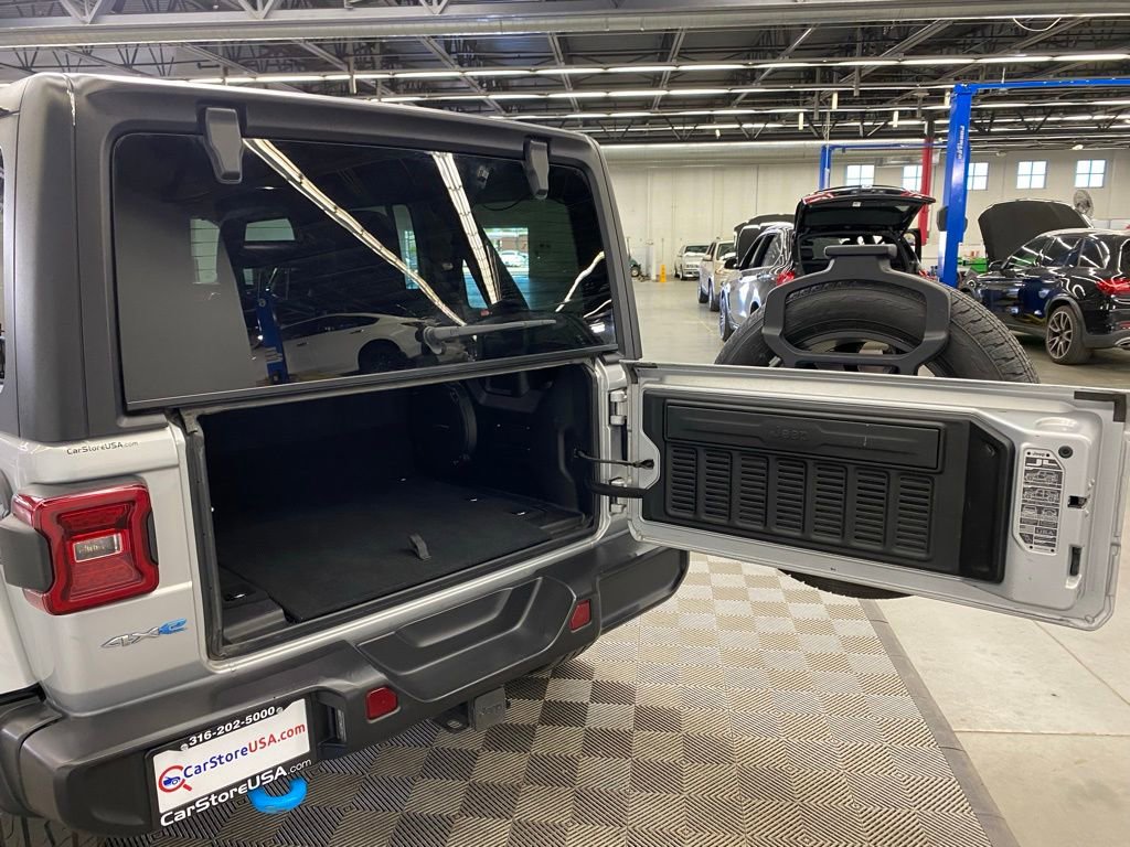 Used 2023 Jeep Wrangler Unlimited Sahara image 12