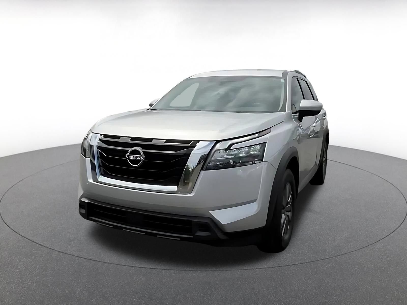 Used 2025 Nissan Pathfinder SV FWD image 7