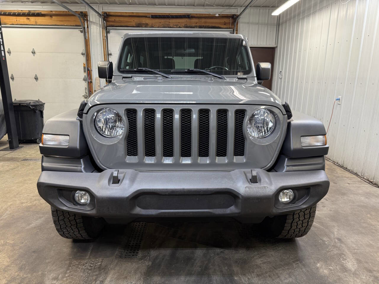 Used 2019 Jeep Wrangler Sport image 8