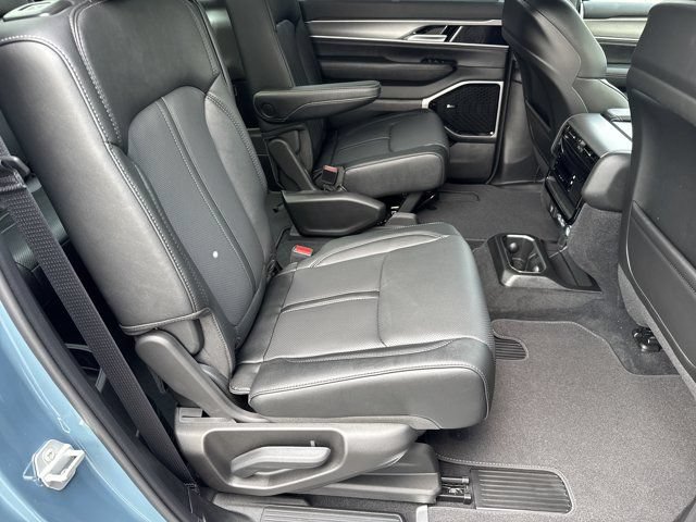New 2026 Jeep Grand Wagoneer L Limited AWD/4WD image 17