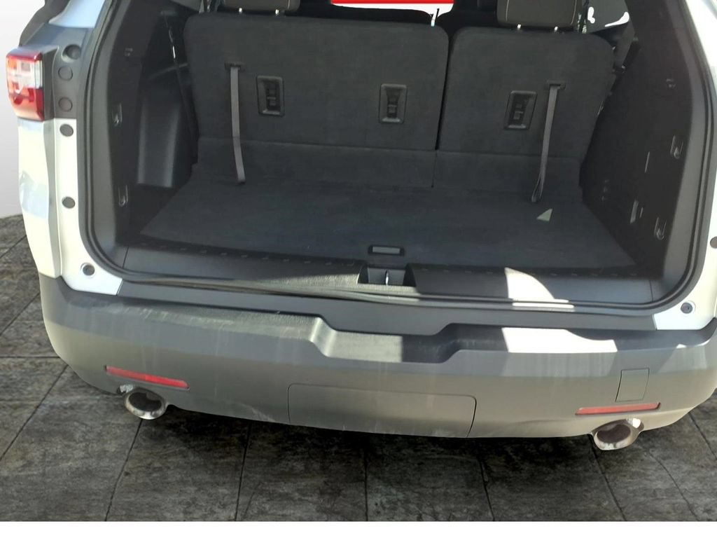 Used 2019 Chevrolet Traverse LT FWD image 11