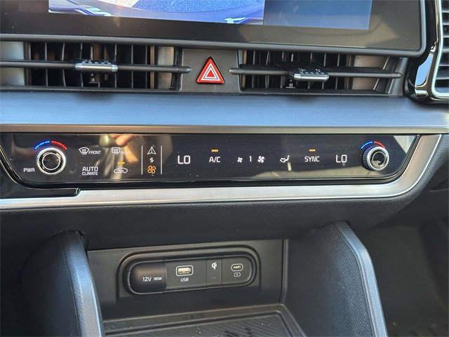 Used 2024 Kia Sportage EX image 11