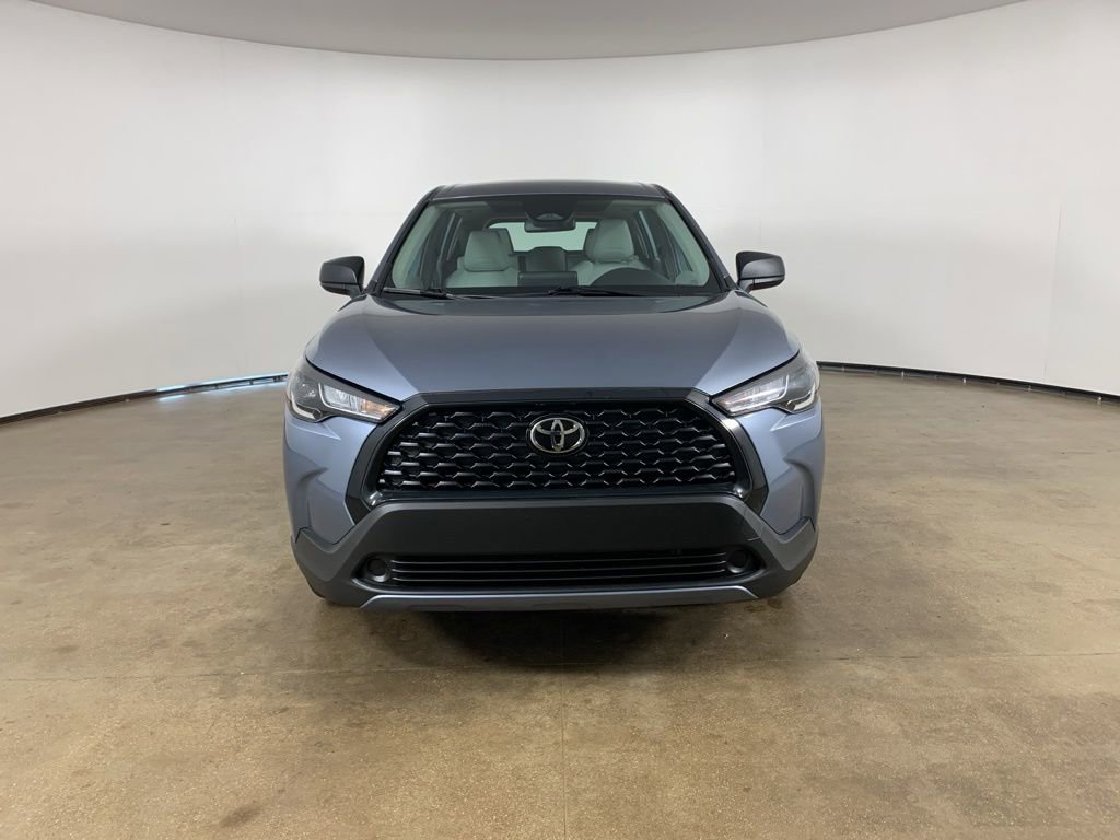 Used 2024 Toyota Corolla Cross L AWD/4WD image 3