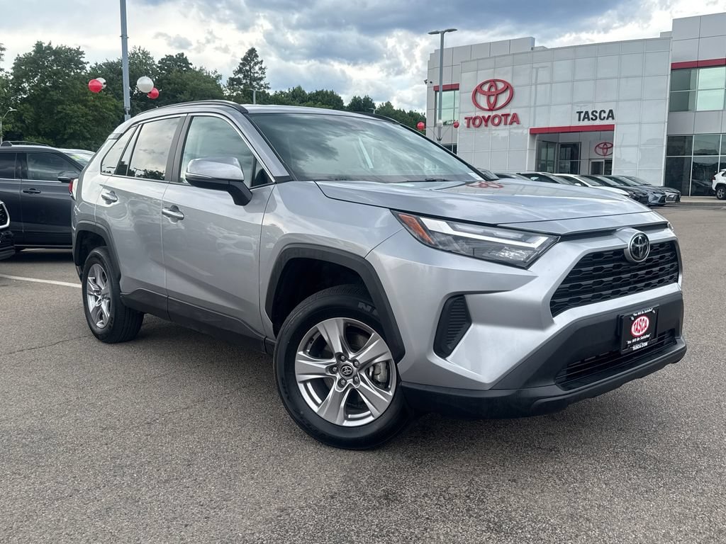 Used 2025 Toyota RAV4 XLE AWD/4WD image 1