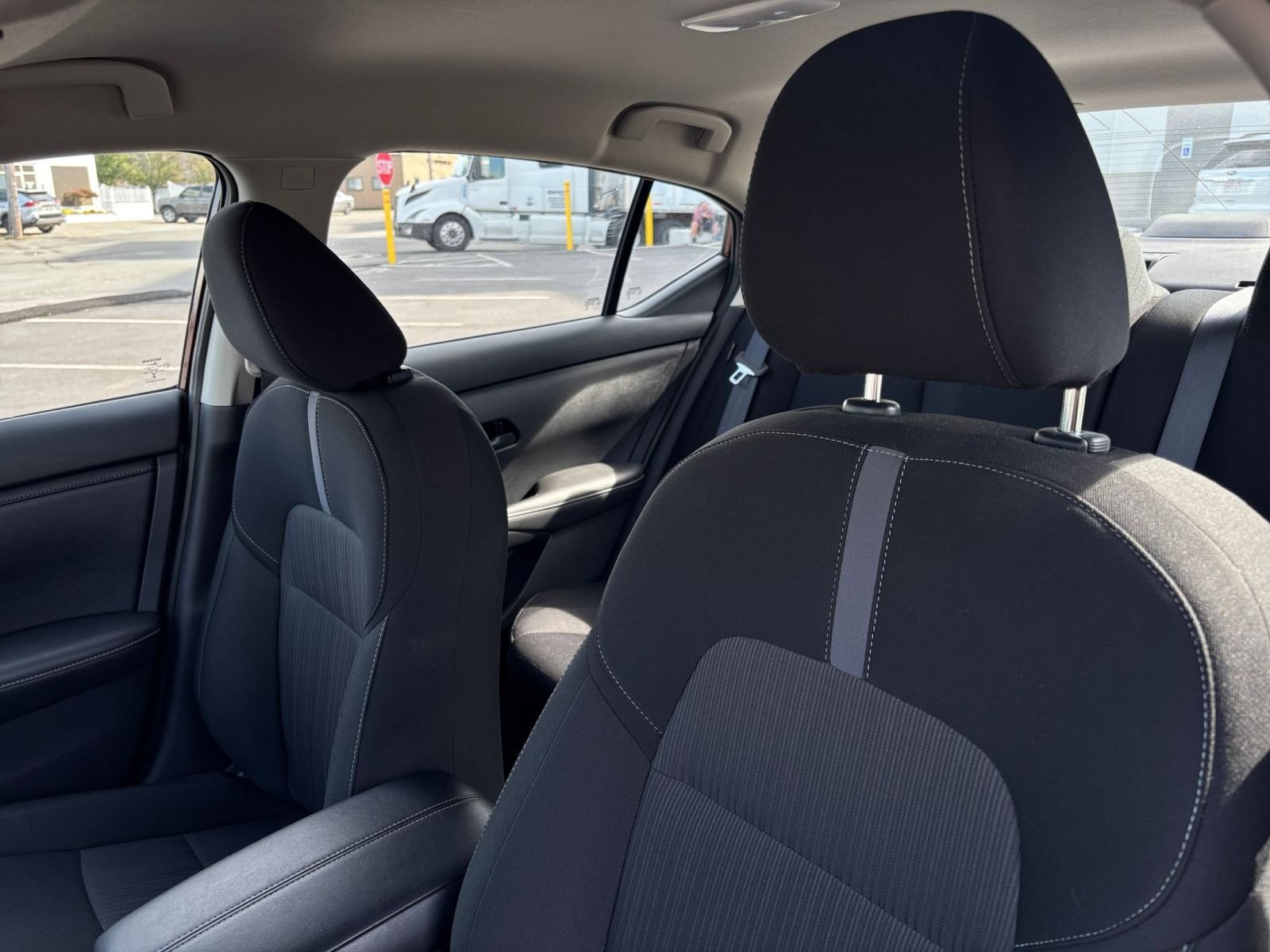 Used 2025 Nissan Sentra SV FWD image 31