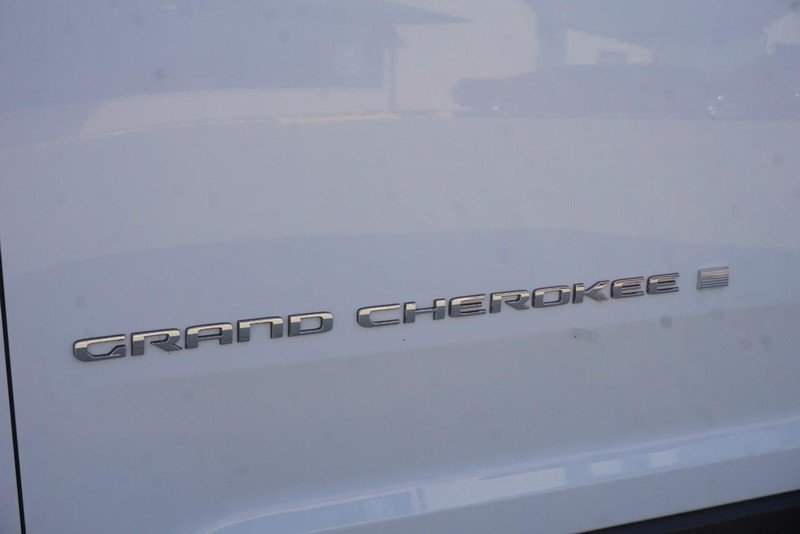 Used 2023 Jeep Grand Cherokee L Limited w/ Luxury Tech Group II AWD/4WD image 12