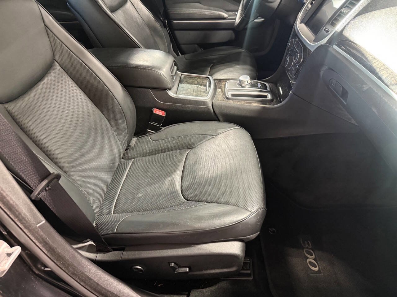 Used 2015 Chrysler 300 C w/ Light Group image 14