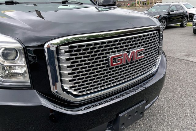 Used 2017 GMC Yukon XL Denali w/ Open Road Package AWD/4WD image 31
