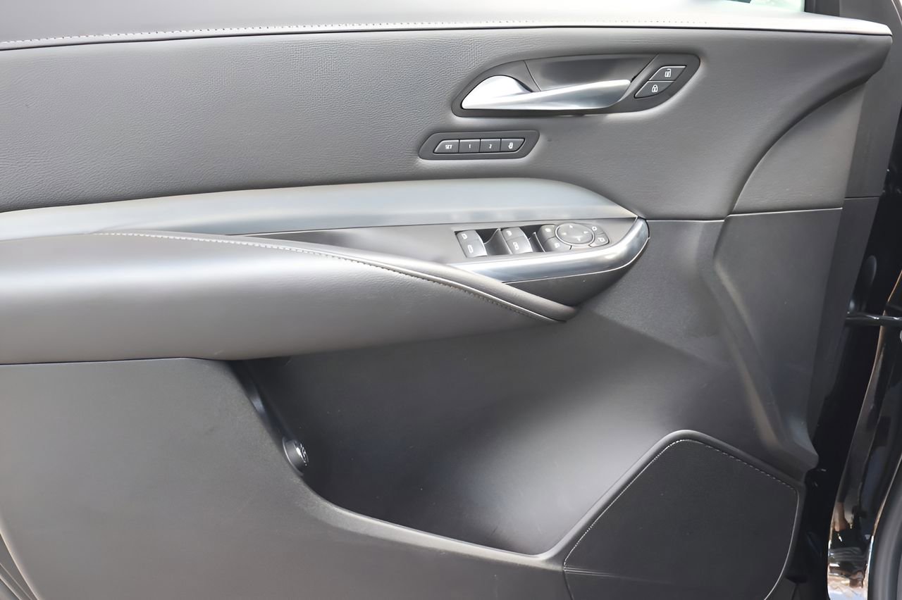 Used 2023 Cadillac XT4 Premium Luxury image 10