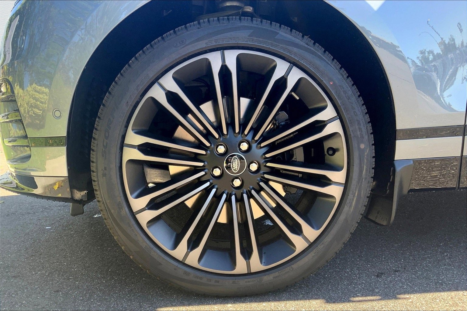 New 2026 Land Rover Range Rover Velar Dynamic SE image 11