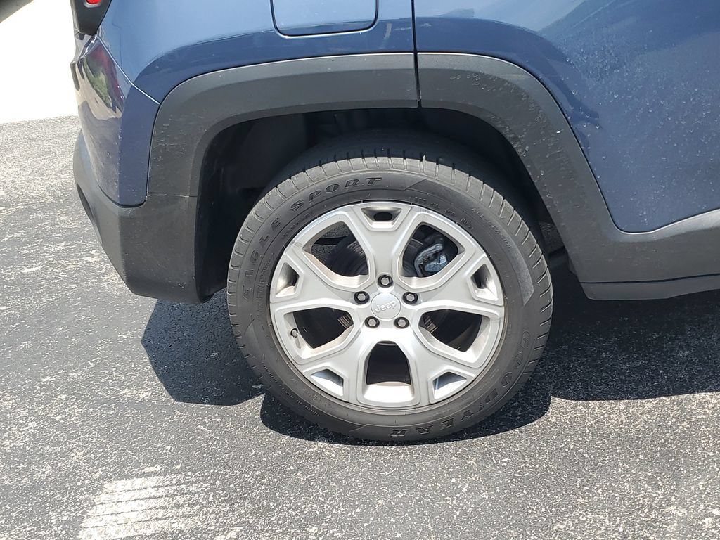 Certified 2022 Jeep Renegade Limited AWD/4WD image 5