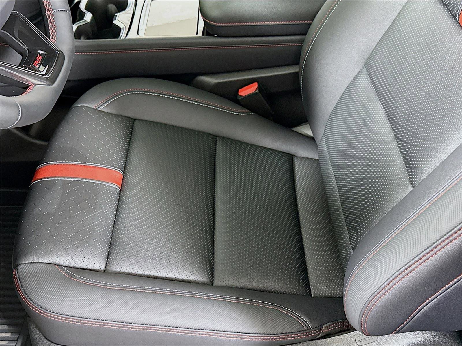 New 2026 Chevrolet Traverse RS w/ LPO, Floor Liner Package AWD/4WD image 14