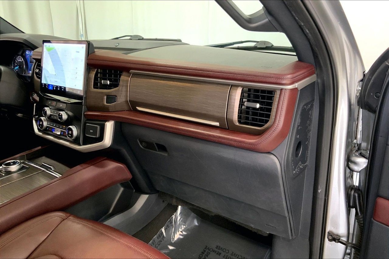 Used 2023 Ford Expedition Max Limited AWD/4WD image 16