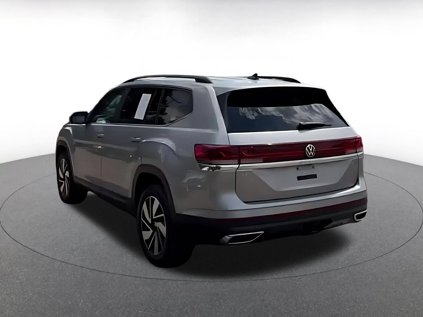 Used 2024 Volkswagen Atlas SE AWD/4WD image 10