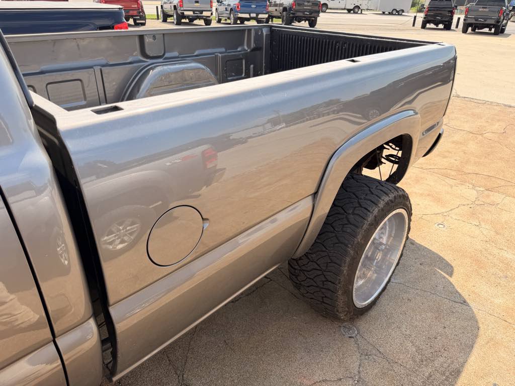 Used 2006 Chevrolet Silverado 3500 LT w/ Heavy-Duty Power Package AWD/4WD image 6