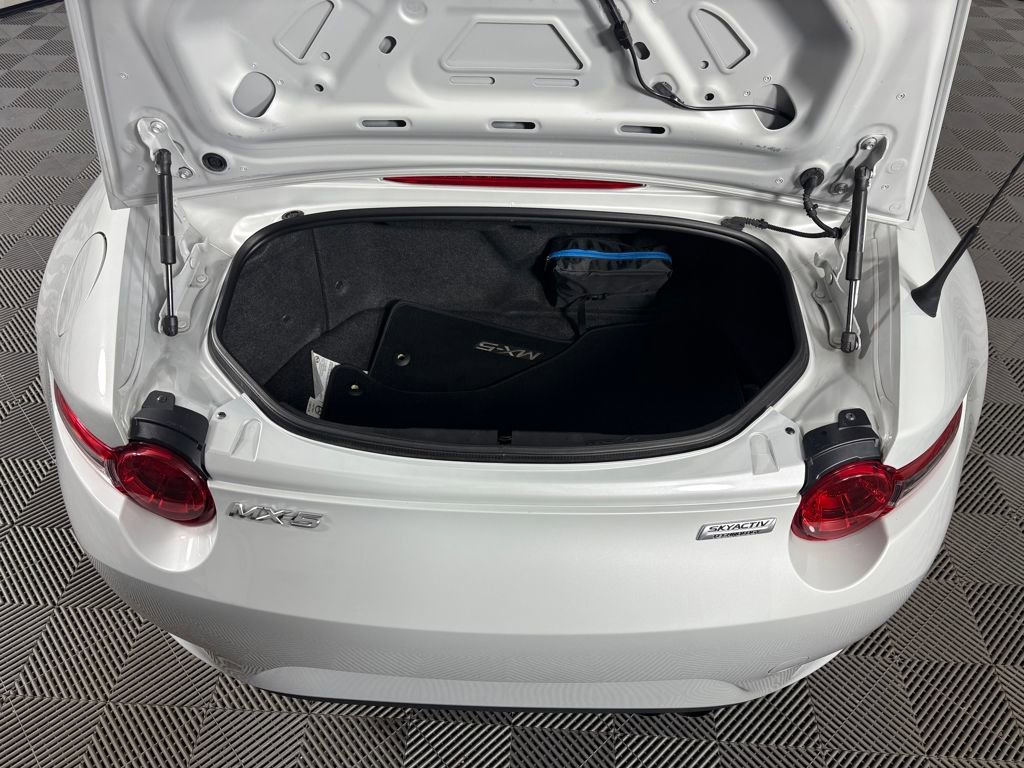 Used 2018 MAZDA MX-5 Miata Club image 26