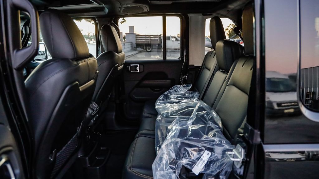 New 2025 Jeep Wrangler Sahara image 20