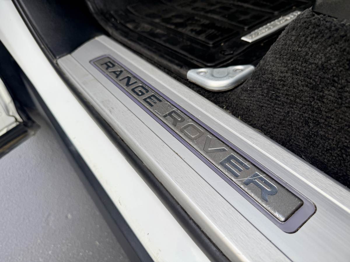 Used 2016 Land Rover Range Rover Long Wheelbase Supercharged image 46