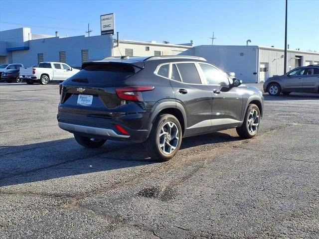 Used 2025 Chevrolet Trax LT w/ LT Convenience Package image 22