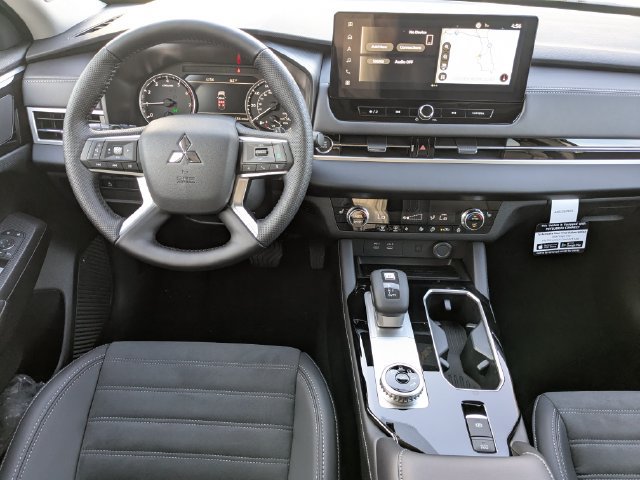 New 2026 Mitsubishi Outlander SE FWD image 17