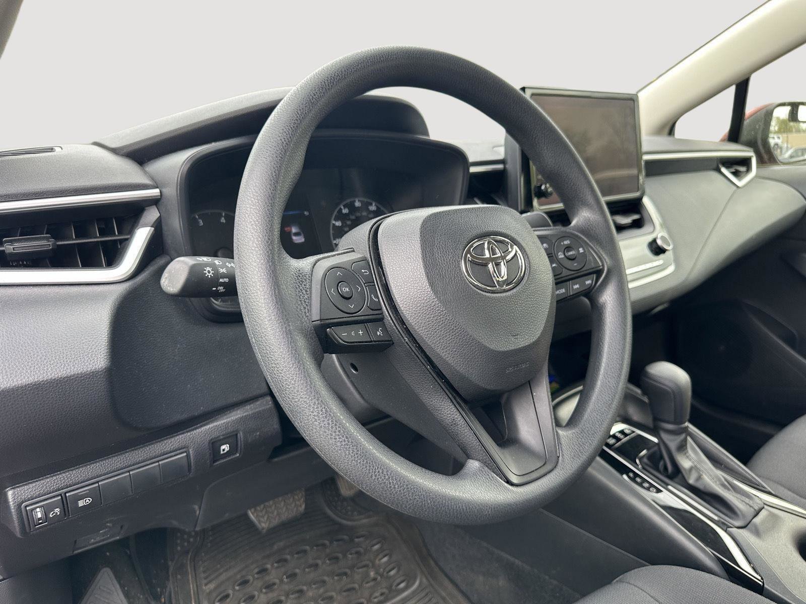 Certified 2023 Toyota Corolla LE image 11