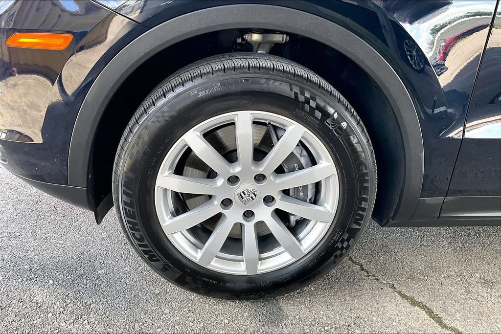 Used 2022 Porsche Cayenne Platinum Edition AWD/4WD image 11
