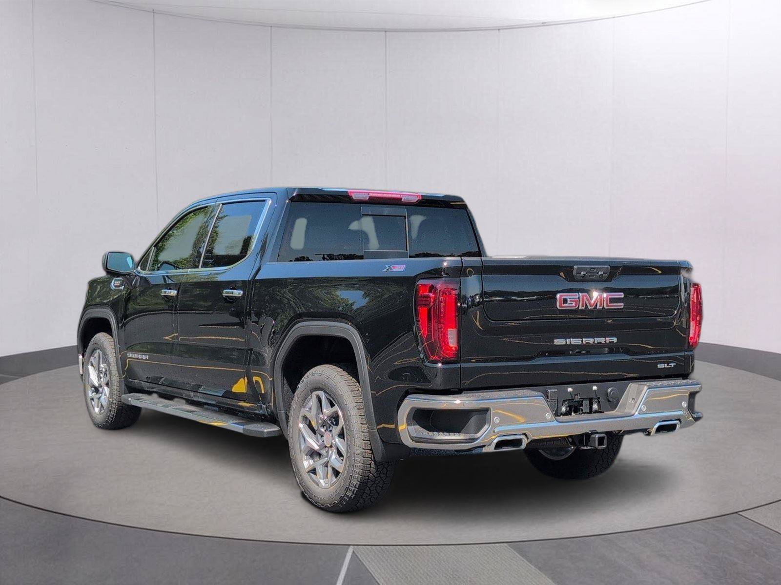 New 2026 GMC Sierra 1500 SLT w/ SLT Premium Plus Package AWD/4WD image 3