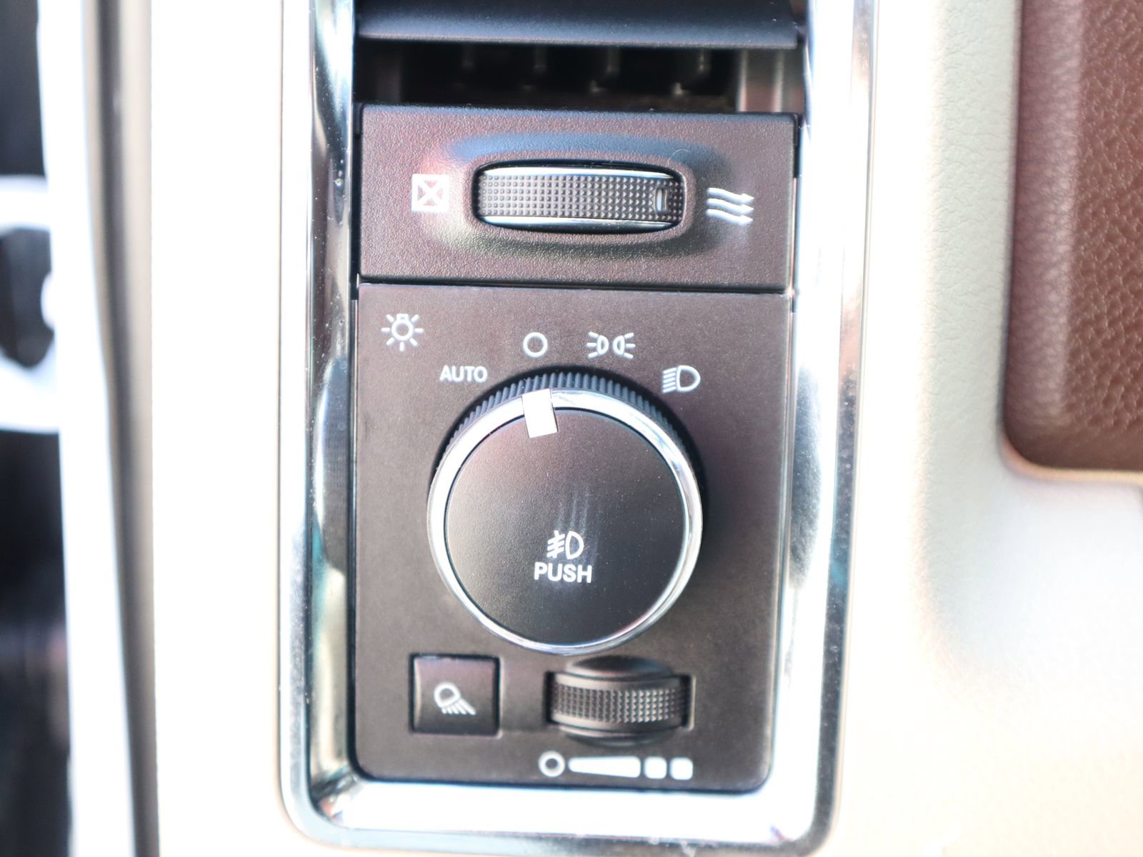 Used 2013 RAM 3500 Laramie Longhorn w/ Cold Weather Group image 35