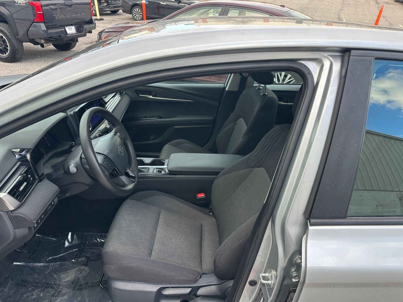 Used 2025 Toyota Camry LE image 25