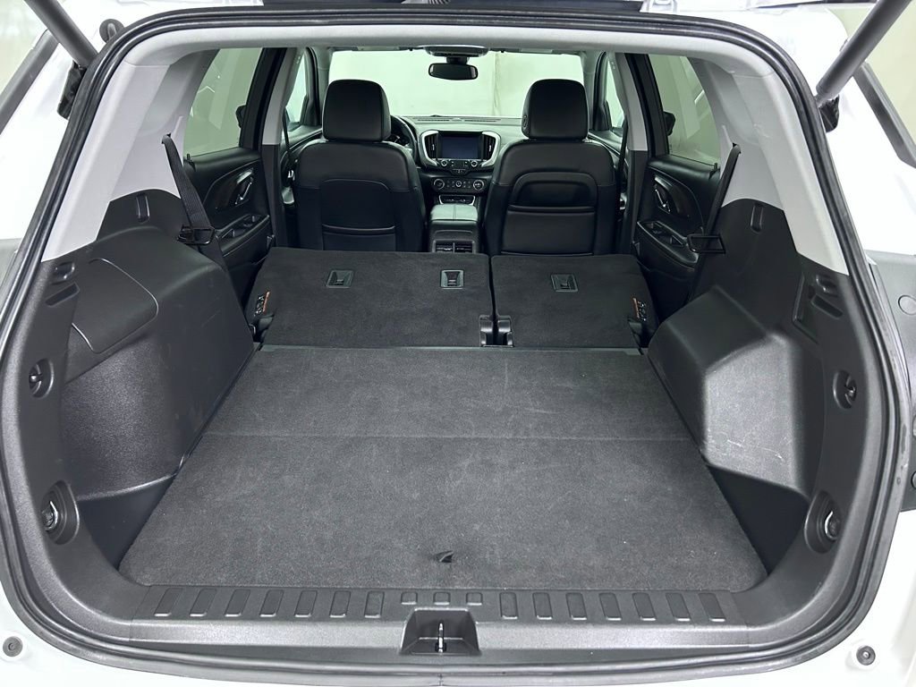 Used 2023 GMC Terrain SLT image 18