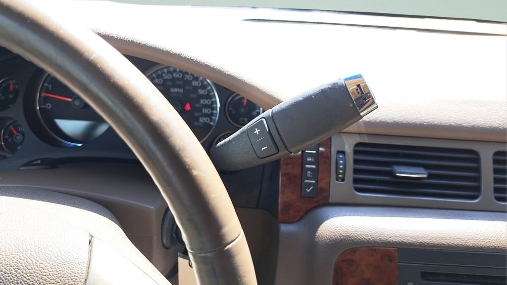 Used 2013 Chevrolet Suburban LTZ image 24