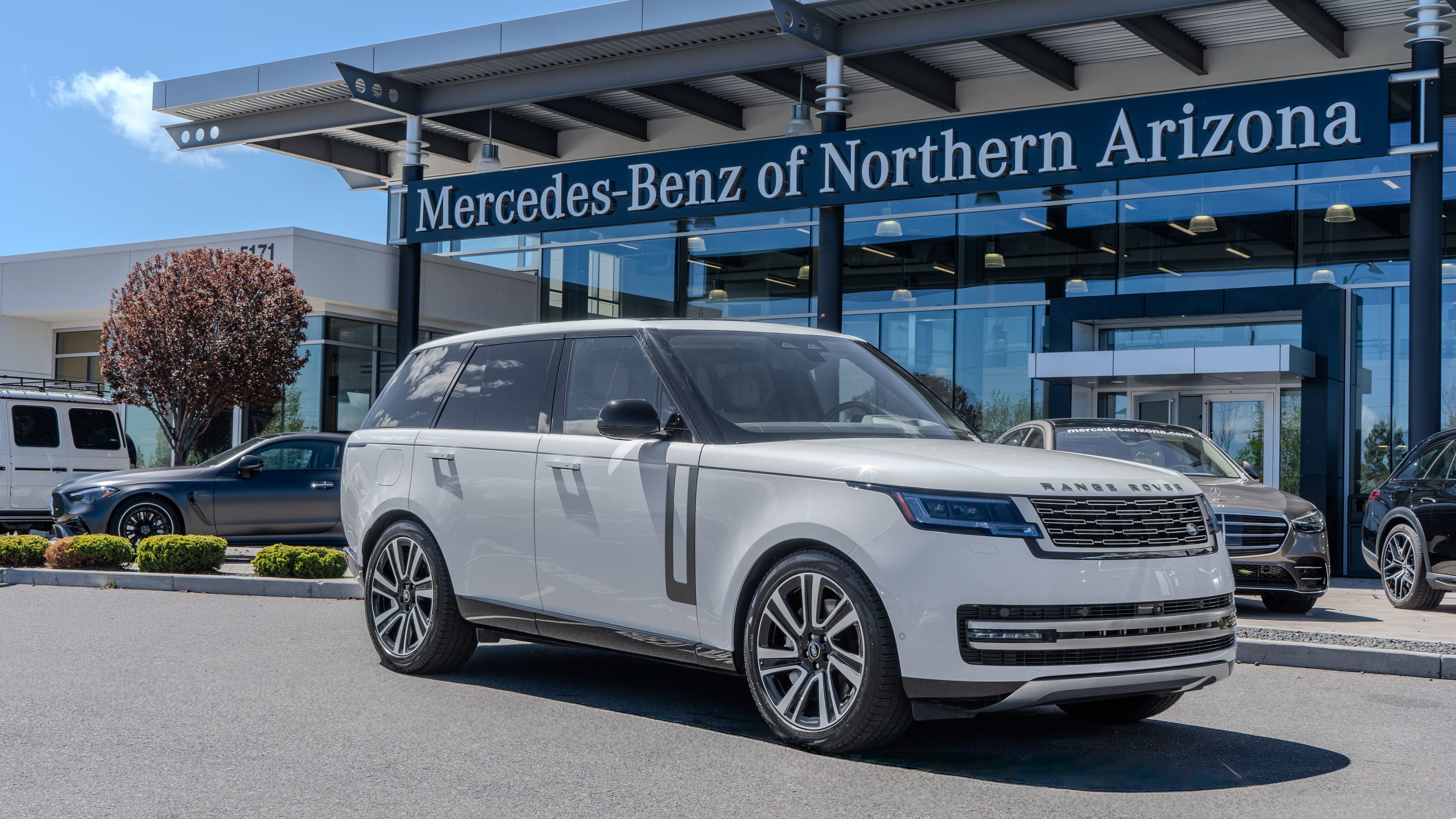 Used 2023 Land Rover Range Rover SE AWD/4WD video 1