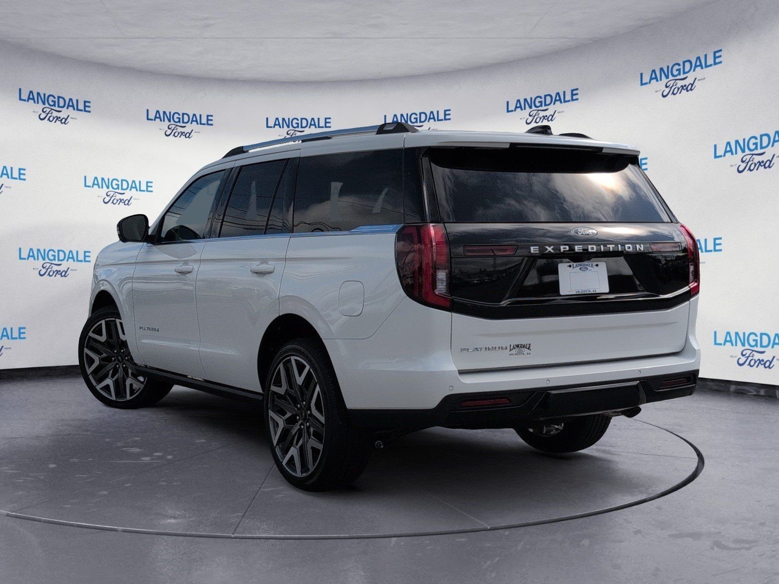 New 2027 Ford Expedition Platinum w/ Platinum Ultimate Package AWD/4WD image 9