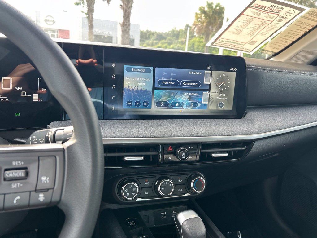 Certified 2025 Nissan Kicks SV FWD image 31
