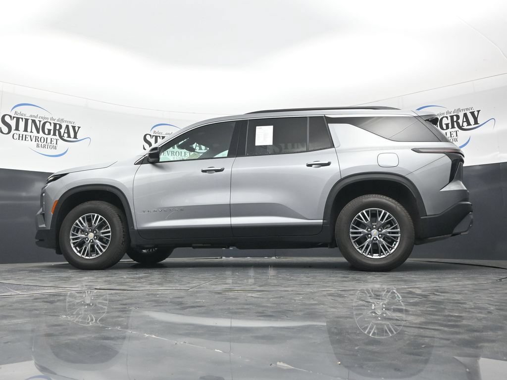 Used 2026 Chevrolet Traverse LT FWD image 32