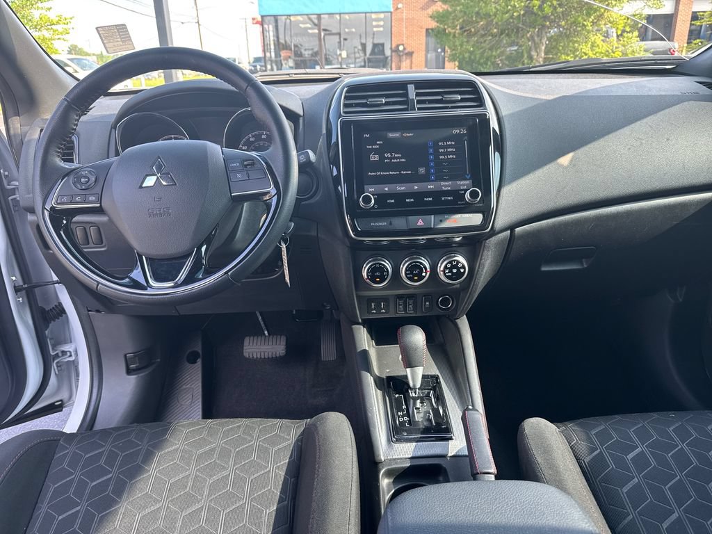 Used 2024 Mitsubishi Outlander Sport SE AWD/4WD image 15