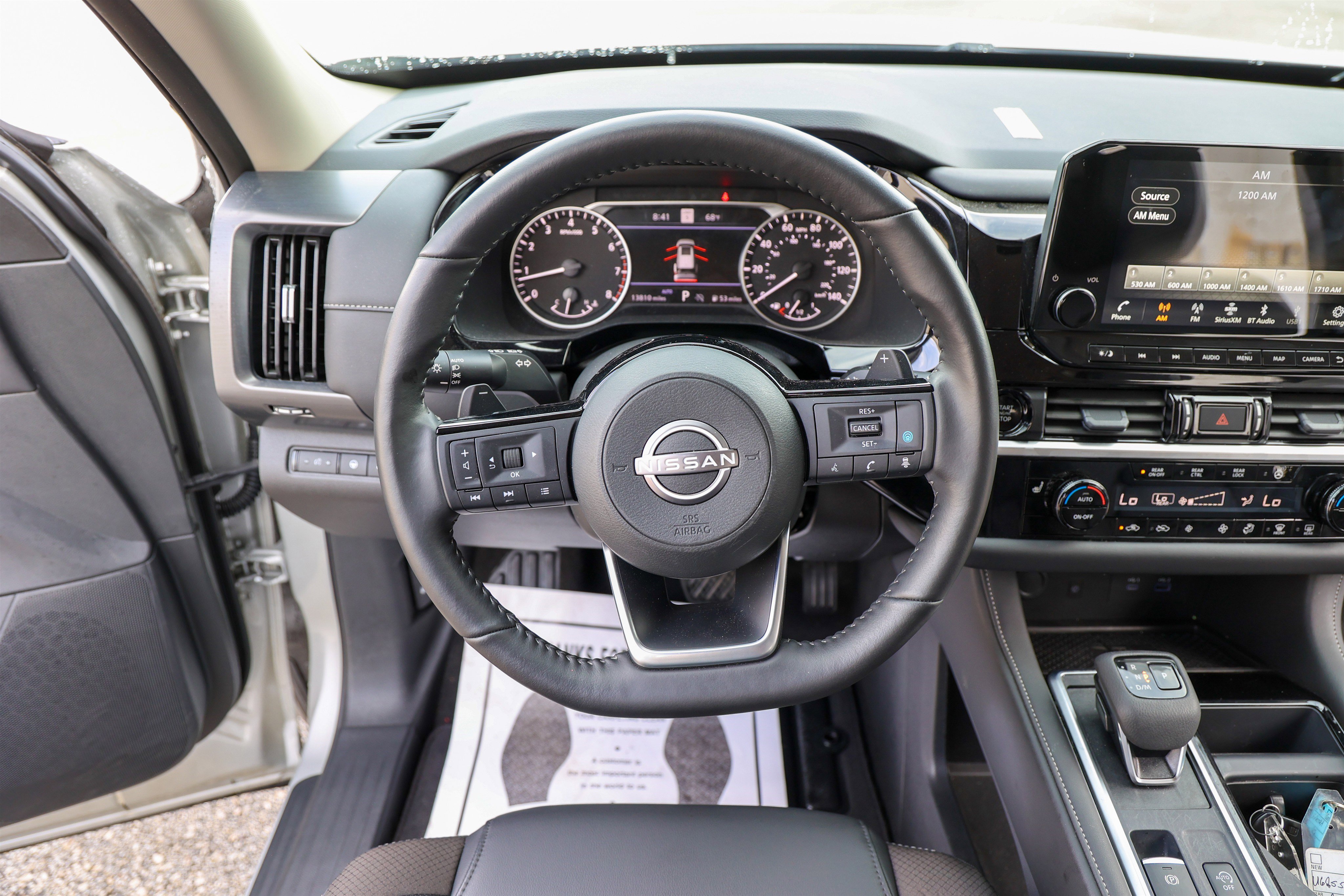 Used 2025 Nissan Pathfinder SL AWD/4WD image 35